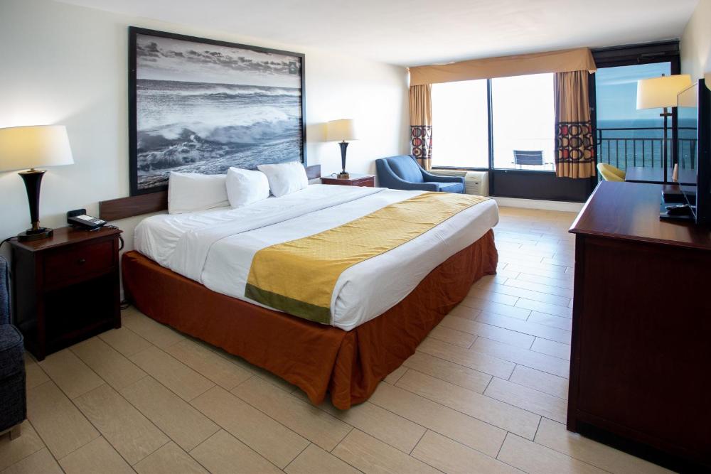 Superior King Room - Non-Smoking - Oceanfront interior