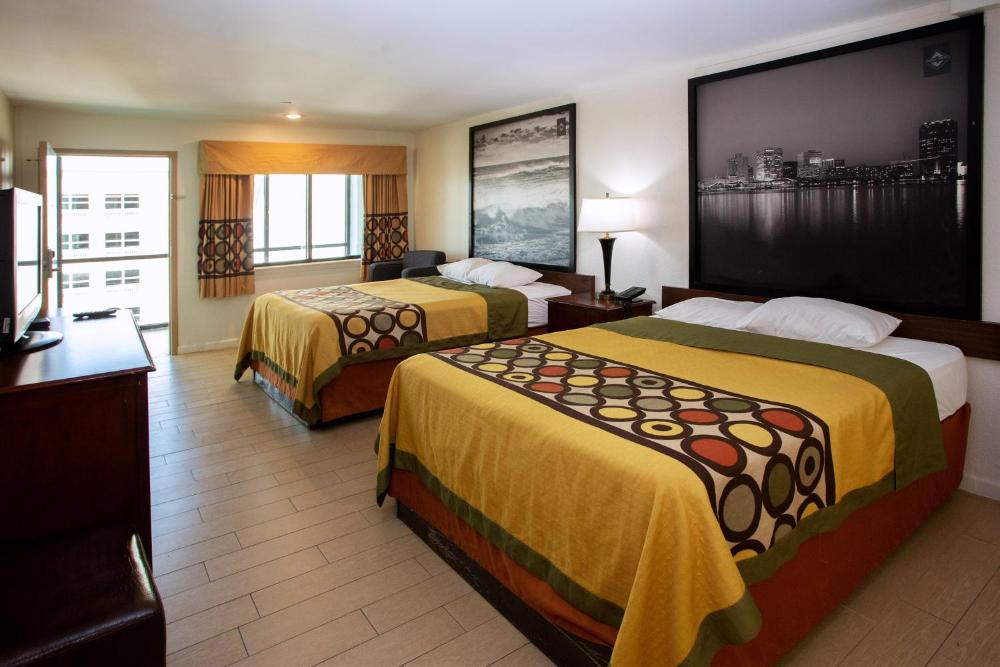 Deluxe Queen Room with Two Queen Beds - Non-Smoking - Pool View interior